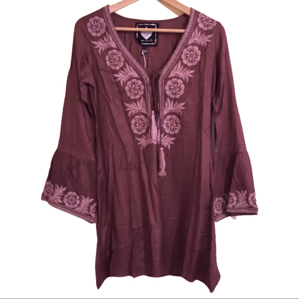 🆕NWT: BOHO/FESTIVAL EMBROIDERED BELL SLEEVE DRESS